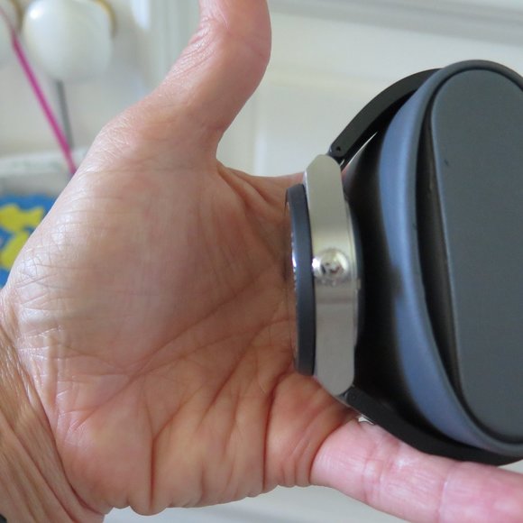 SOLD Victorinox Night Vision Men's Watch - Picture 4 of 8